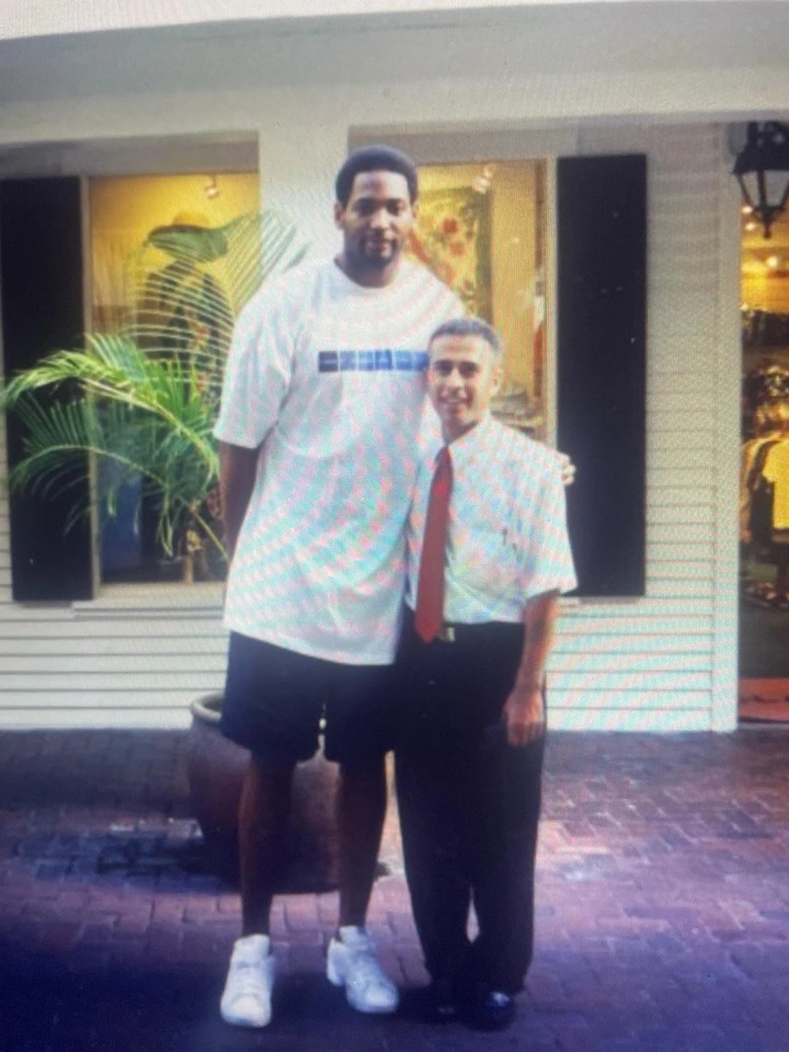 Morad Shaker standing with Robert Horry in Honolulu, Hawaii, circa 2010.